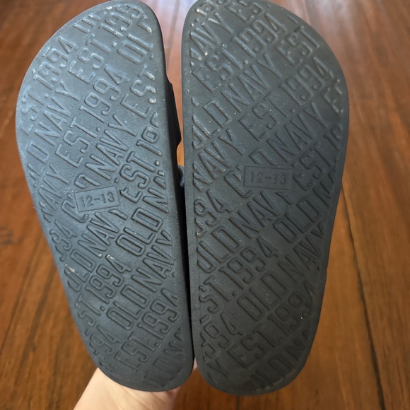 Old navy sandals bundle - Picture 3 of 5